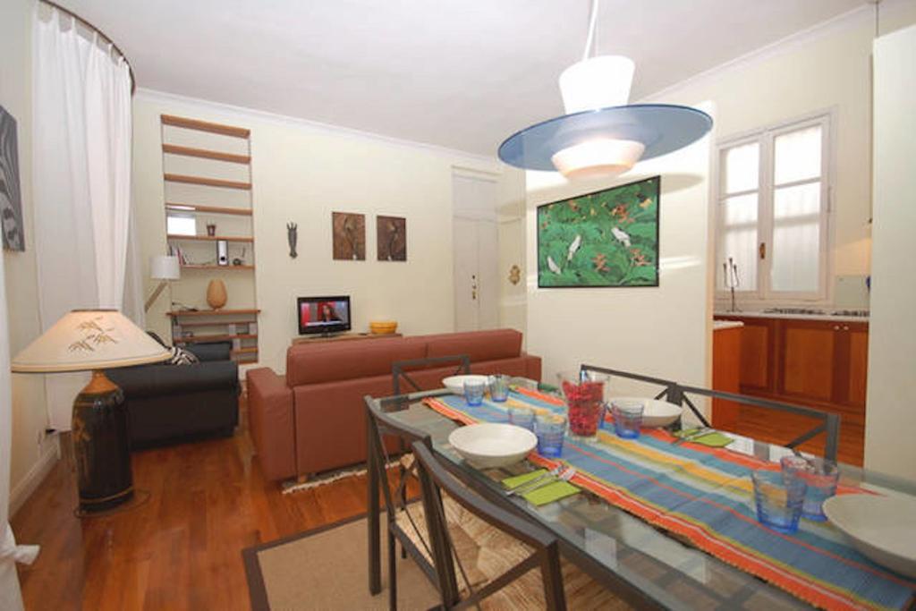 House And The City - Colosseum Apartments Рим Номер фото